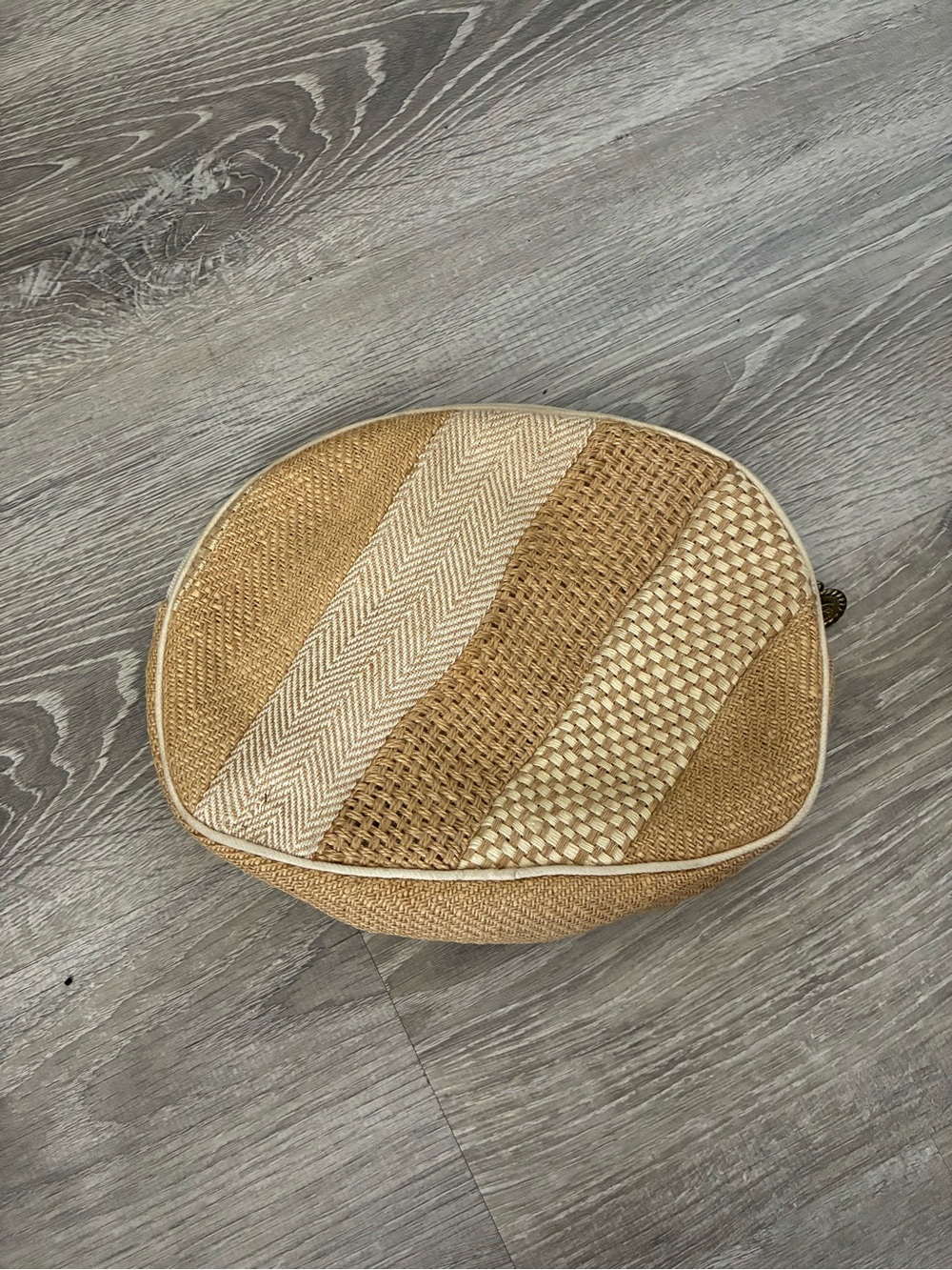 Oscar De La Renta Straw Woven makeup travel bag - Picture 7 of 7